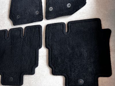 Jeep Wrangler Fußmatten Original und Reserveradabdeckung Top Zustand