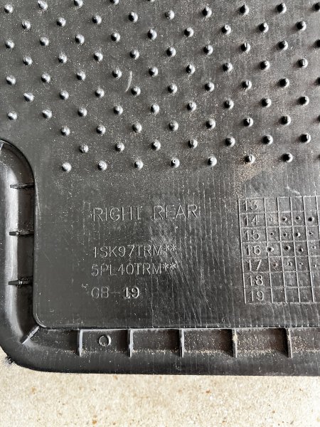 Jeep Wrangler Fußmatten Original und Reserveradabdeckung Top Zustand