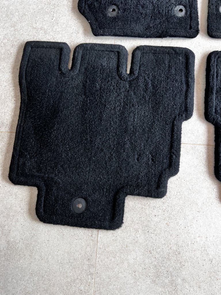Jeep Wrangler Fußmatten Original und Reserveradabdeckung Top Zustand