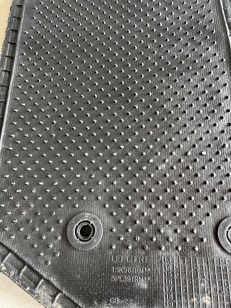 Jeep Wrangler Fußmatten Original und Reserveradabdeckung Top Zustand