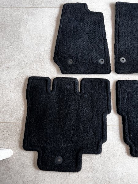 Jeep Wrangler Fußmatten Original und Reserveradabdeckung Top Zustand