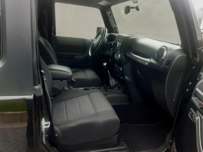 Jeep Wrangler JK 2.8 CRD Sport 2-Türer Allrad Hardtop & Softtop