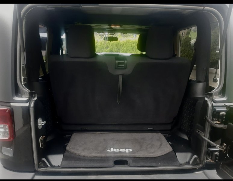 Jeep Wrangler JK 2.8 CRD Sport 2-Türer Allrad Hardtop & Softtop