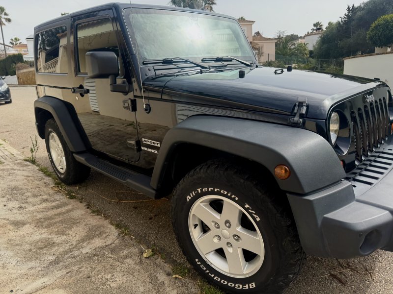 Jeep Wrangler JK 2.8 CRD Sport 2-Türer Allrad Hardtop & Softtop