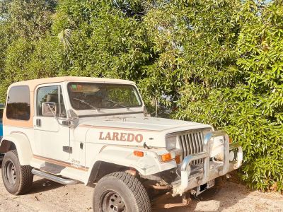 Jeep Wrangler YJ Laredo 4x4 Clásico - Techo Rígido - Muy Original