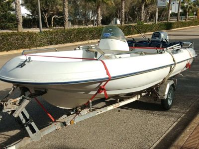 Jenneau Chantier console boat 4m 15HP outboard with trailer