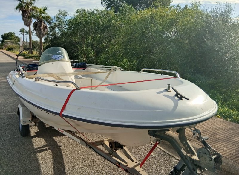 Jenneau Chantier console boat 4m 15HP outboard with trailer