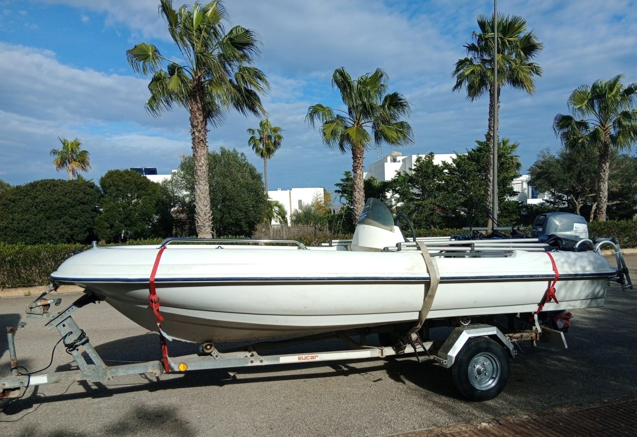 Jenneau Chantier console boat 4m 15HP outboard with trailer