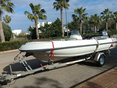 Jenneau Chantier console boat 4m 15HP outboard with trailer