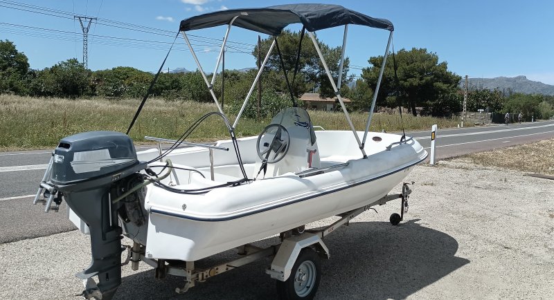 Jenneau Chantier console boat 4m 15HP outboard with trailer
