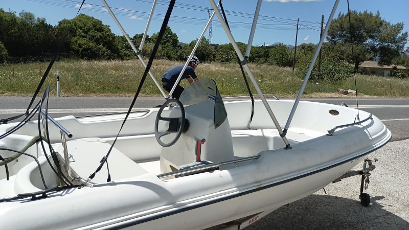 Jenneau Chantier console boat 4m 15HP outboard with trailer