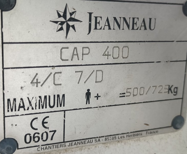 Jenneau Chantier console boat 4m 15HP outboard with trailer