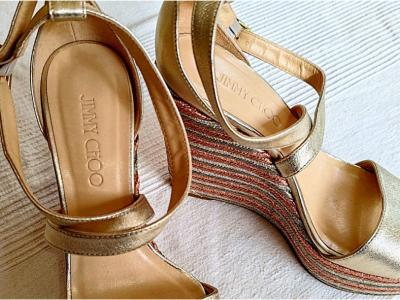 JIMMY CHOO Portia 120 Keilsandale aus Metallic-Leder, Größe 38