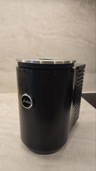 Cafetera Jura E8 Platin + Enfriador Cool Control