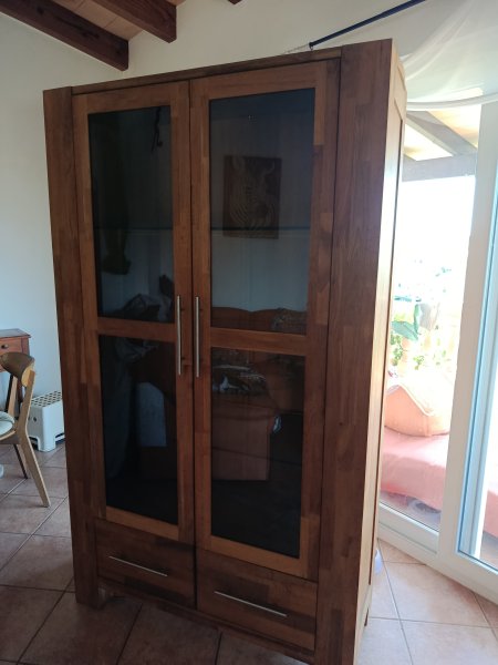 Jysk massive Holzvitrine OAK Modell: Goliath