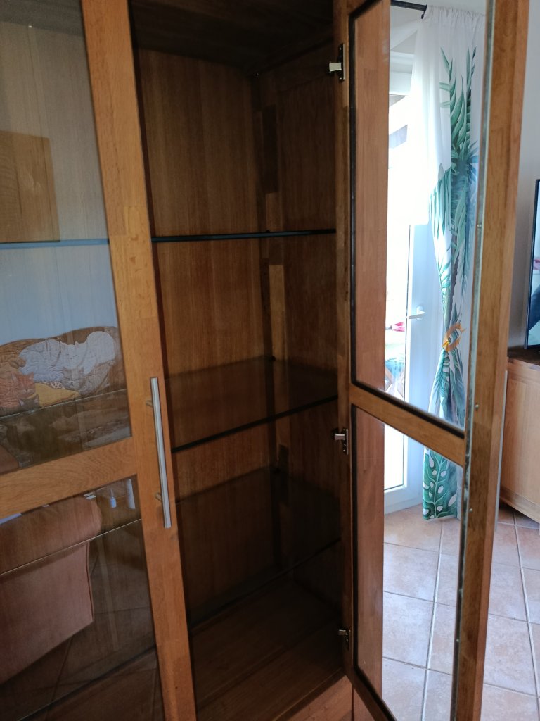 Jysk massive Holzvitrine OAK Modell: Goliath