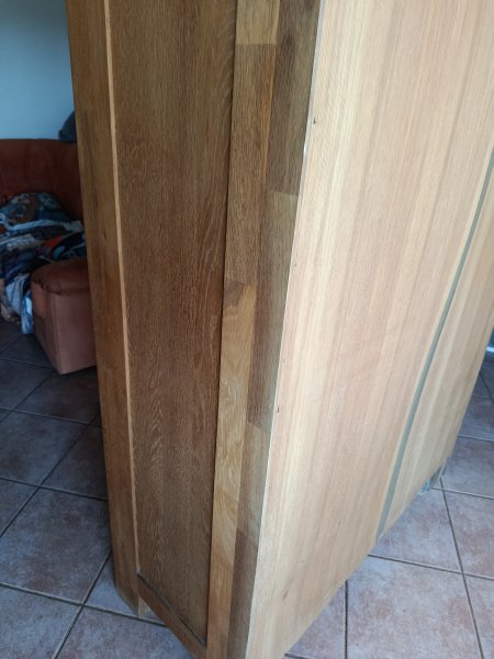 Jysk massive Holzvitrine OAK Modell: Goliath