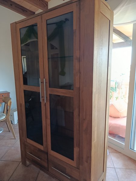 Jysk massive Holzvitrine OAK Modell: Goliath