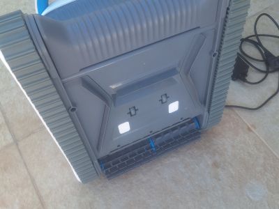 Kabelloser Poolroboter PC10 Wand-Boden & Wasserlinie Topzustand