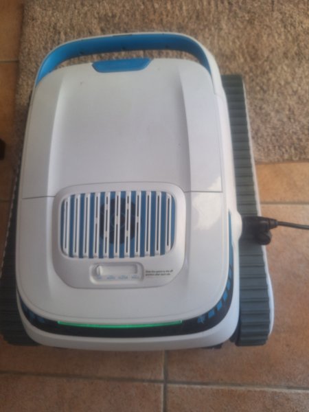 Kabelloser Poolroboter PC10 Wand-Boden & Wasserlinie Topzustand