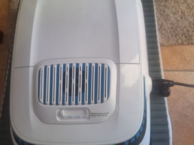 Kabelloser Poolroboter PC10 Wand-Boden & Wasserlinie Topzustand