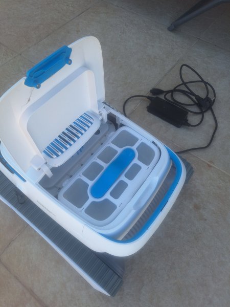 Kabelloser Poolroboter PC10 Wand-Boden & Wasserlinie Topzustand