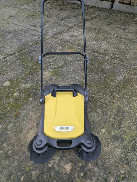 Kärcher sweeper