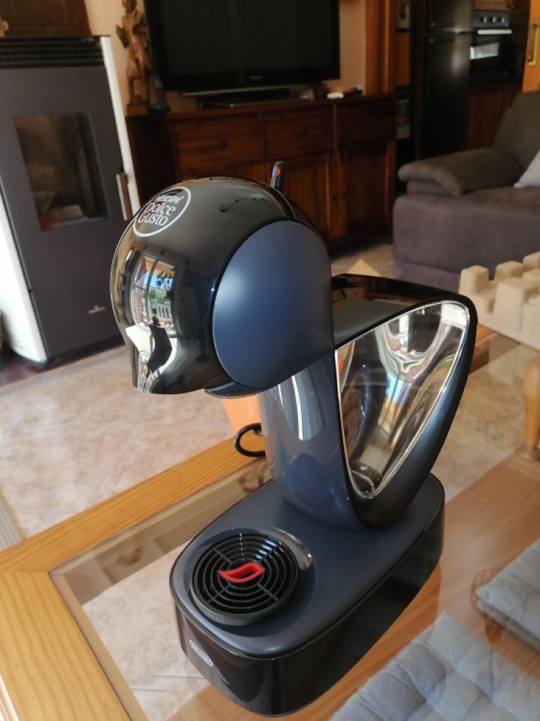 Coffee capsule machine