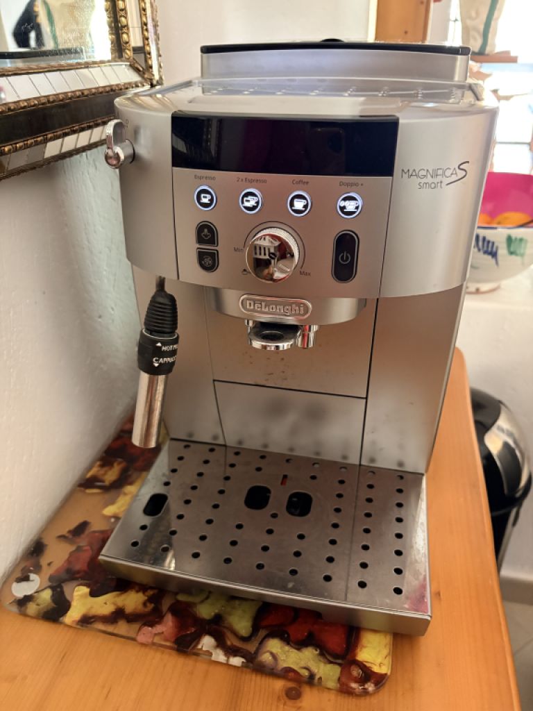Coffee machine DeLonghi Magnificas Smart