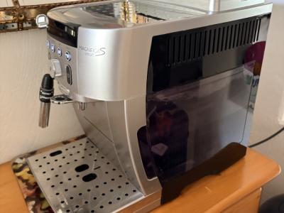 Kaffeemaschine DeLonghi Magnificas Smart