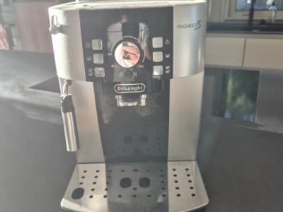 Delonghi fully automatic coffee machine