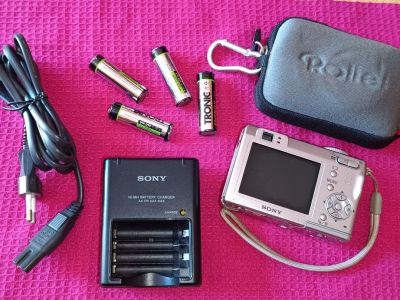 Kamera Sony DSC-W5 in silber inkl. Zubehörpaket