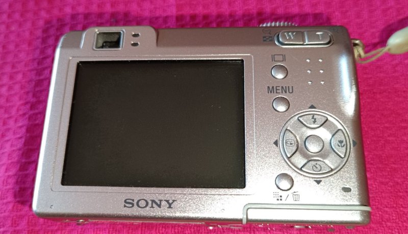 Kamera Sony DSC-W5 in silber inkl. Zubehörpaket