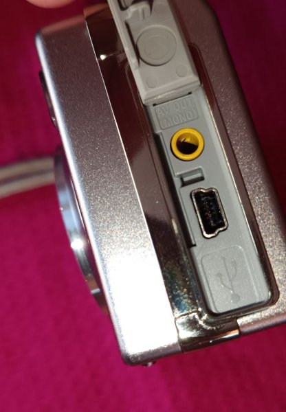 Kamera Sony DSC-W5 in silber inkl. Zubehörpaket