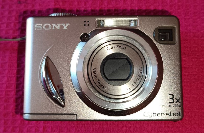 Kamera Sony DSC-W5 in silber inkl. Zubehörpaket