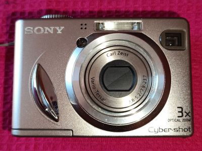 Kamera Sony DSC-W5 in silber inkl. Zubehörpaket
