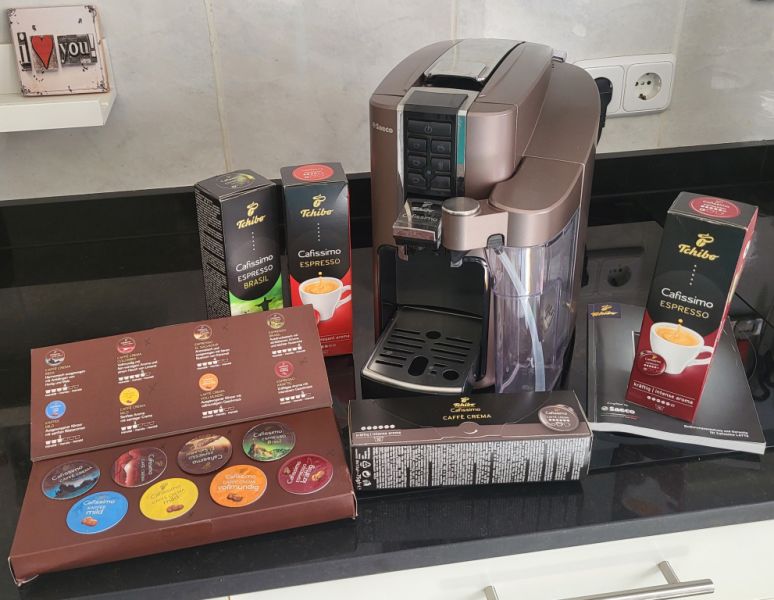 Capsule coffee machine