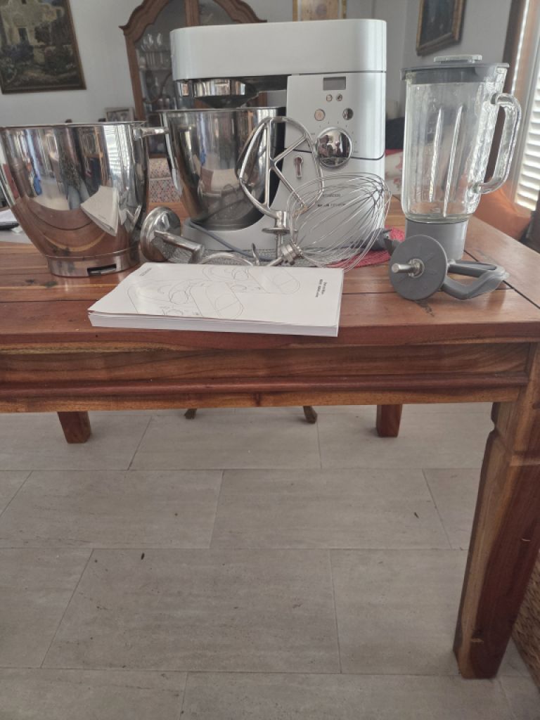 Kenwood Küchenmaschine Major Titanium KM40