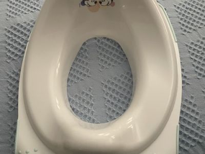 Cuna de viaje para niños, trona, asiento de WC (nuevo), barrera para escalera (2x)