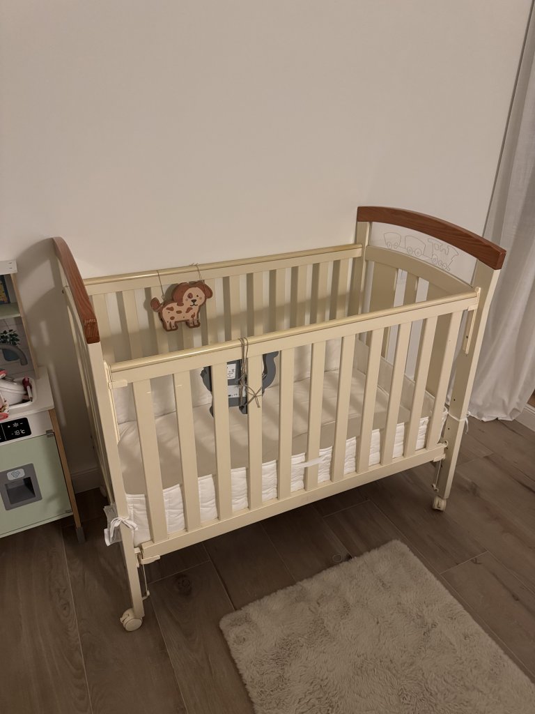 Cama infantil y cocina de juguete para regalar