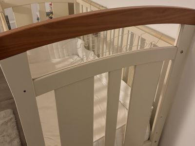 Cama infantil y cocina de juguete para regalar