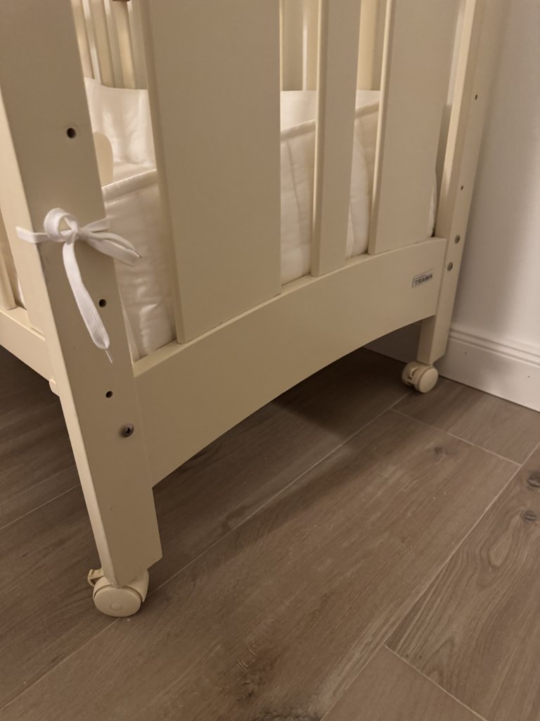Cama infantil y cocina de juguete para regalar