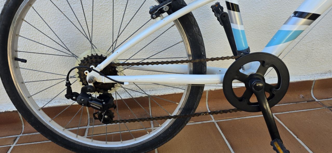 Kinderfahrrad 24" - mit Helm