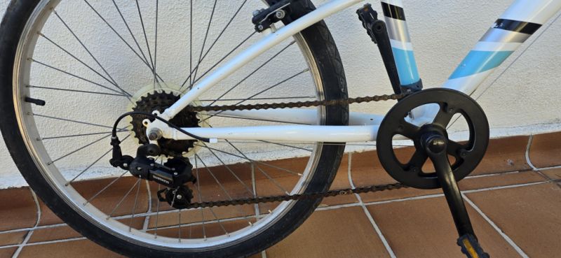 Kinderfahrrad 24" - mit Helm