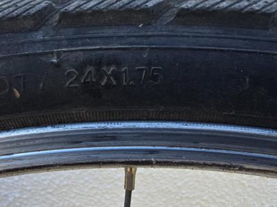 Kinderfahrrad 24" - mit Helm