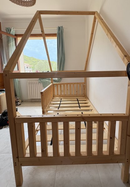 Kinderhaus-Bett