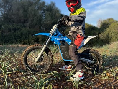 Moto de cross infantil - No es un juguete - Eléctrica