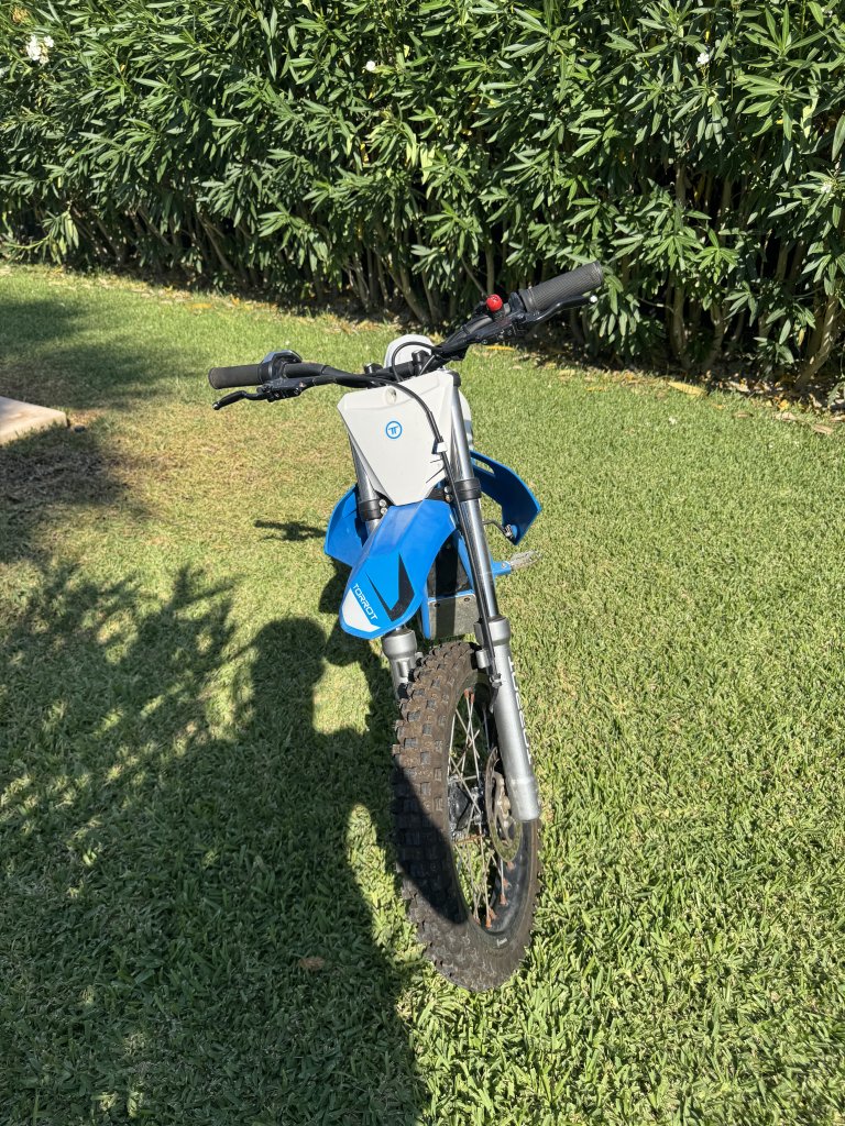 Moto de cross infantil - No es un juguete - Eléctrica