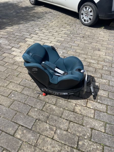 Kindersitz  Britax Römer DUALFIX i‑Size + Modular iSense Base – Premium Komplettset