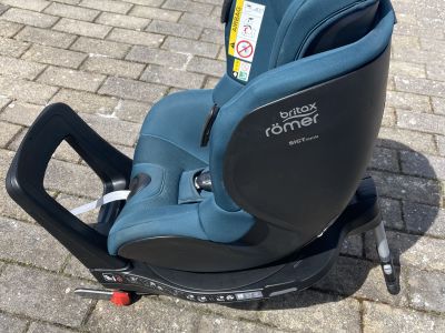 Kindersitz Britax Römer DUALFIX iSize + Modular iSense Base  Premium Komplettset